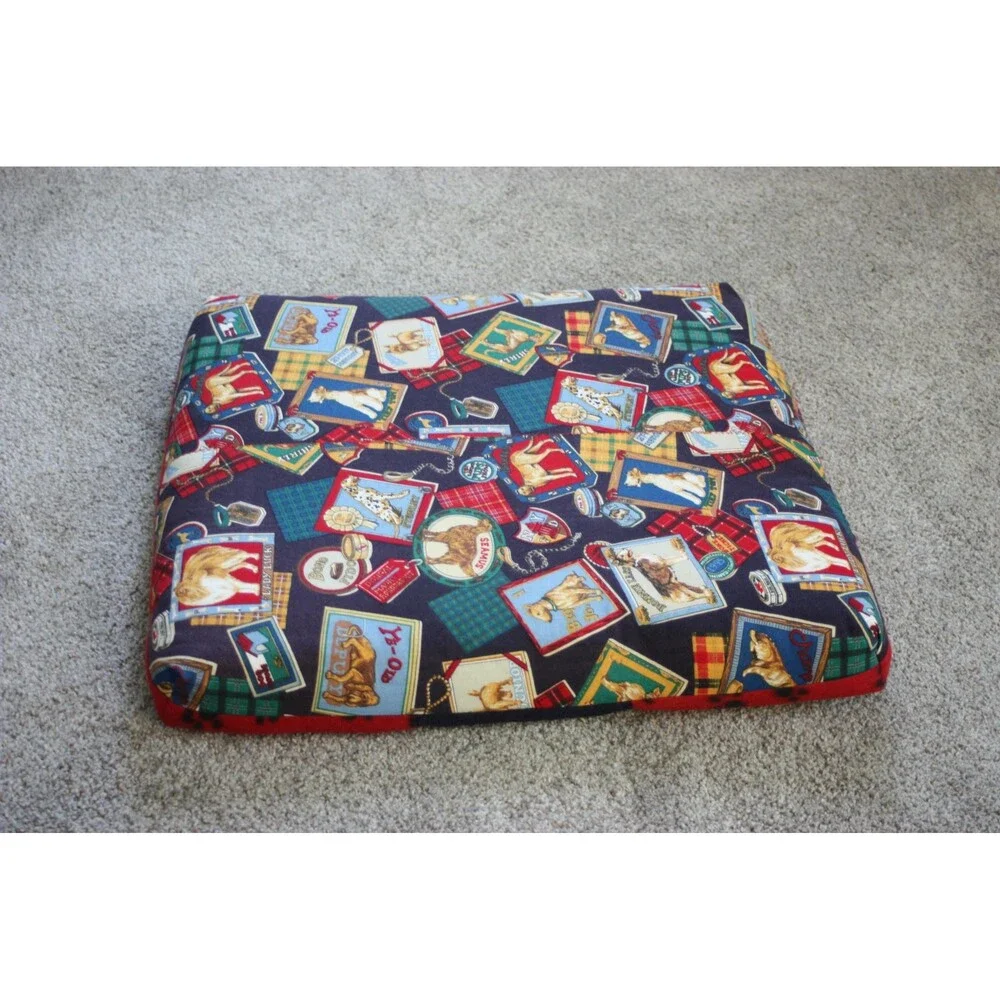 Double Sided Pad Pet Bed - Travel Dogs and Pawprint Fleece NEW (22 x 20)